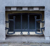 Rue Paul Lauters 49, Ixelles, fenêtre de cave (© ARCHistory, photo 2026)