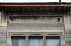 Rue Rossini 12, Anderlecht, entablement (© ARCHistory, photo 2019)