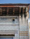 Rue Rossini 12, Anderlecht, détail de l'entablement (© ARCHistory, photo 2026)