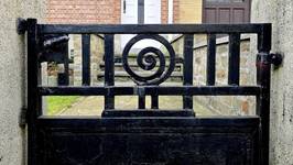Gisseleire Versélaan 34, Sint-Agatha-Berchem, detail van het ingangshek (© Dung-Van Meerbeeck, foto 2026)