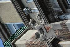 Rue Haute 296A à 320, Bruxelles, sculptures (© ARCHistory, photo 2026)