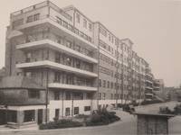 Hôpital Saint-Pierre, façade arrière de la Maison des Infirmières (© ACPASB, photo 1935)