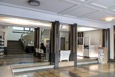 Hôpital Saint-Pierre, hall d'entrée (© urban.brussels, photo 2025)
