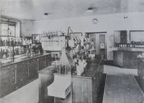 Hôpital Saint-Pierre, laboratoire central de recherches cliniques (© ACPASB, photo 1935)