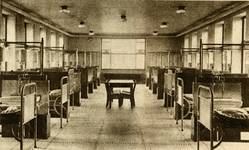 Hôpital Saint-Pierre, dortoir du quartier de médecine infantile (<i>Bâtir</i>, 1936, 48, p. 922)