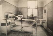 Hôpital Saint-Pierre, chambre (<i>L’Édition belge</i> © ACPASB, photo 1935)