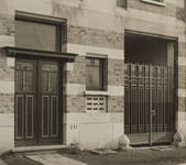 Charles Ramaekersstraat 38A en Alfred Stevensstraat 35, Brussel Laken, inkom Stevensstraat (© KANAL Architecture, Brussels, fonds Jean-Baptiste Dewin)