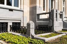 Avenue de Tervueren 68-70, Etterbeek, détail du soubassement (coll. Delen Private Bank © Robert Renders, 2021)