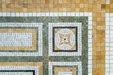 Avenue de Tervueren 68-70, Etterbeek, jardin d'hiver, détail de la mosaïque de sol (coll. Delen Private Bank © Robert Renders, 2021)