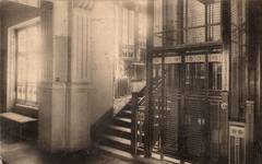 Avenue de Tervueren 68-70, Etterbeek, cage d'escalier (coll. Cécile Dubois)
