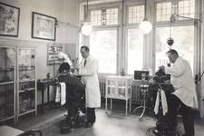 Etterbeeksesteenweg 166, Etterbeek, behandel- en prothesekamer, 1933 (verz. Henri Aronis)