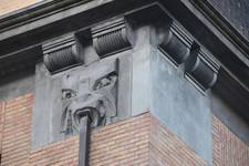 Hôtel communal de Forest, gargouille (© ARCHistory, photo 2025)