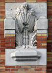 Léon Cuissezstraat 20-26, Elsene, hoogreliëf op een pilaster (© ARCHistory, foto 2026)