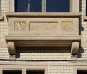 Leopold II laan 215, Sint-Jans-Molenbeek, erker (© ARCHistory, foto 2026)