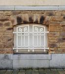 Avenue Winston Churchill 110 et rue Marianne 69, Uccle, détail du soubassement (© ARCHistory, photo 2026)